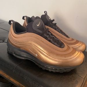 Nike Air Max 97 - Gold shoes - in great condition! Barely worn, like new!